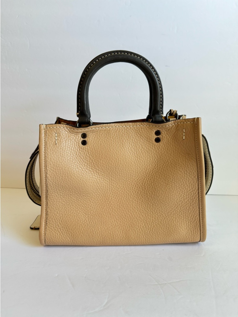 COACH 1941 Rogue 25: Two-Tone in Beige and Black - Picture 2 of 16